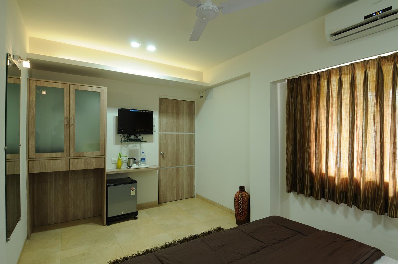 Hotel Crystal Mumbai Dış mekan fotoğraf