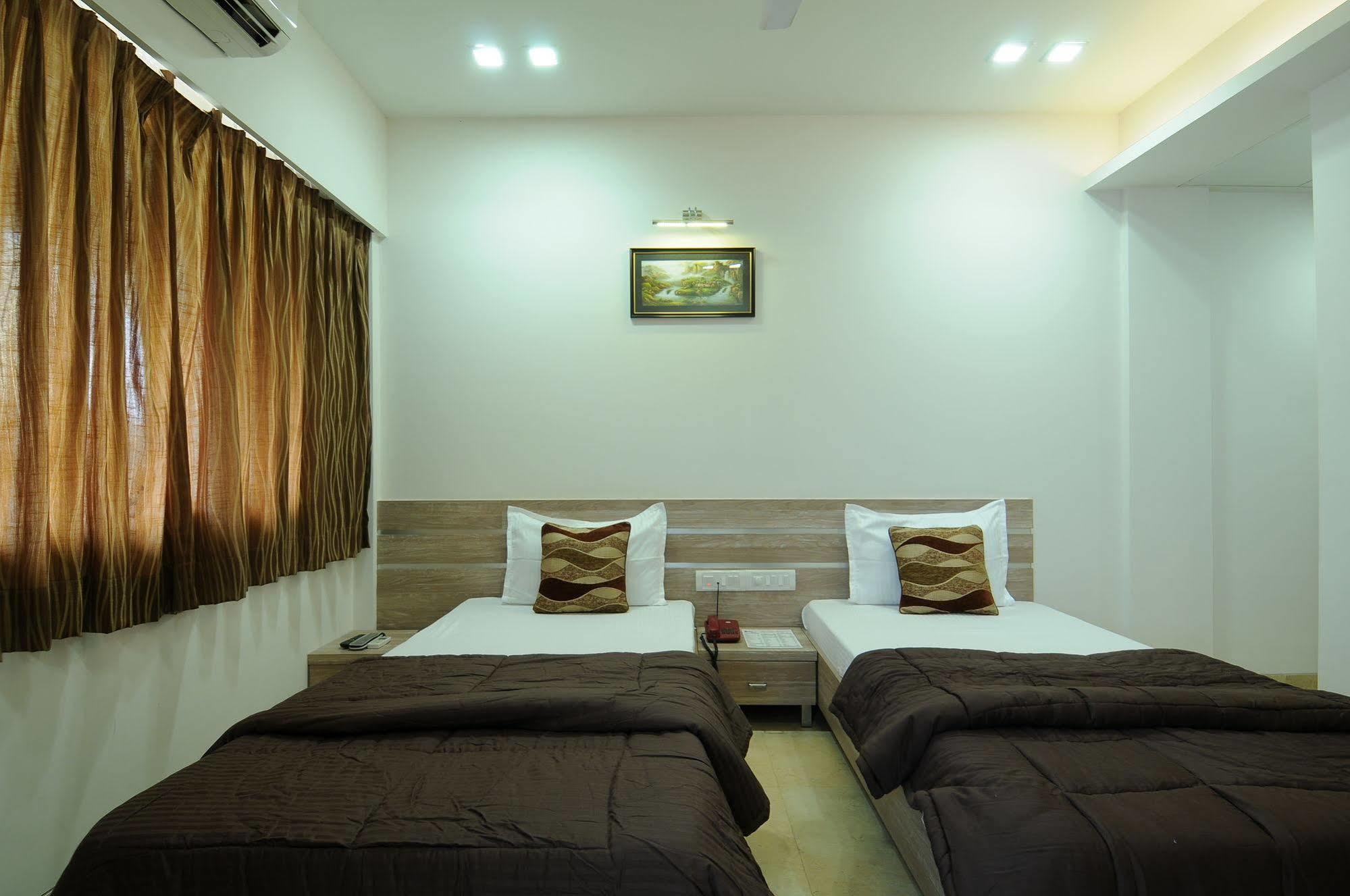 Hotel Crystal Mumbai Dış mekan fotoğraf