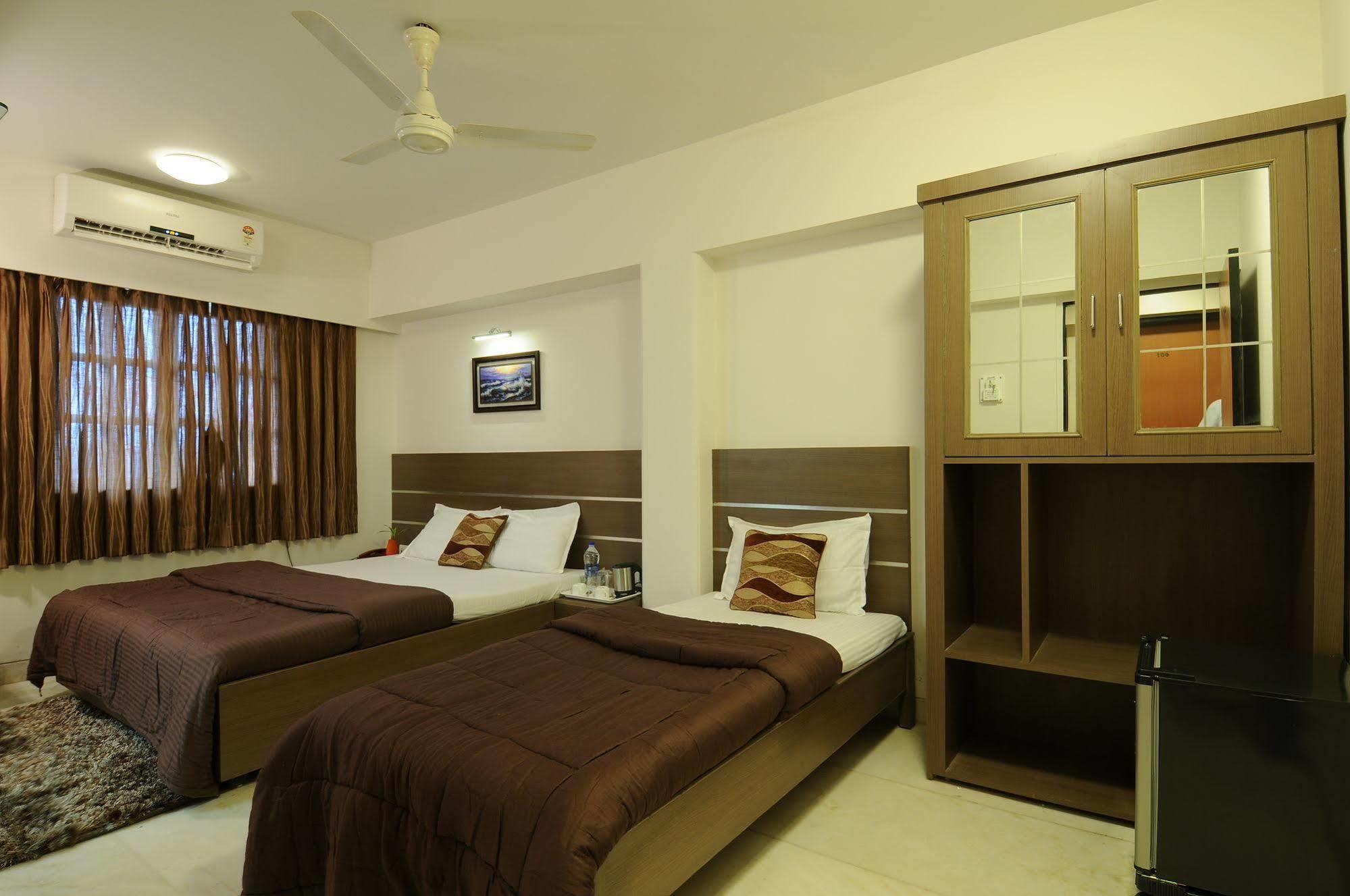 Hotel Crystal Mumbai Dış mekan fotoğraf