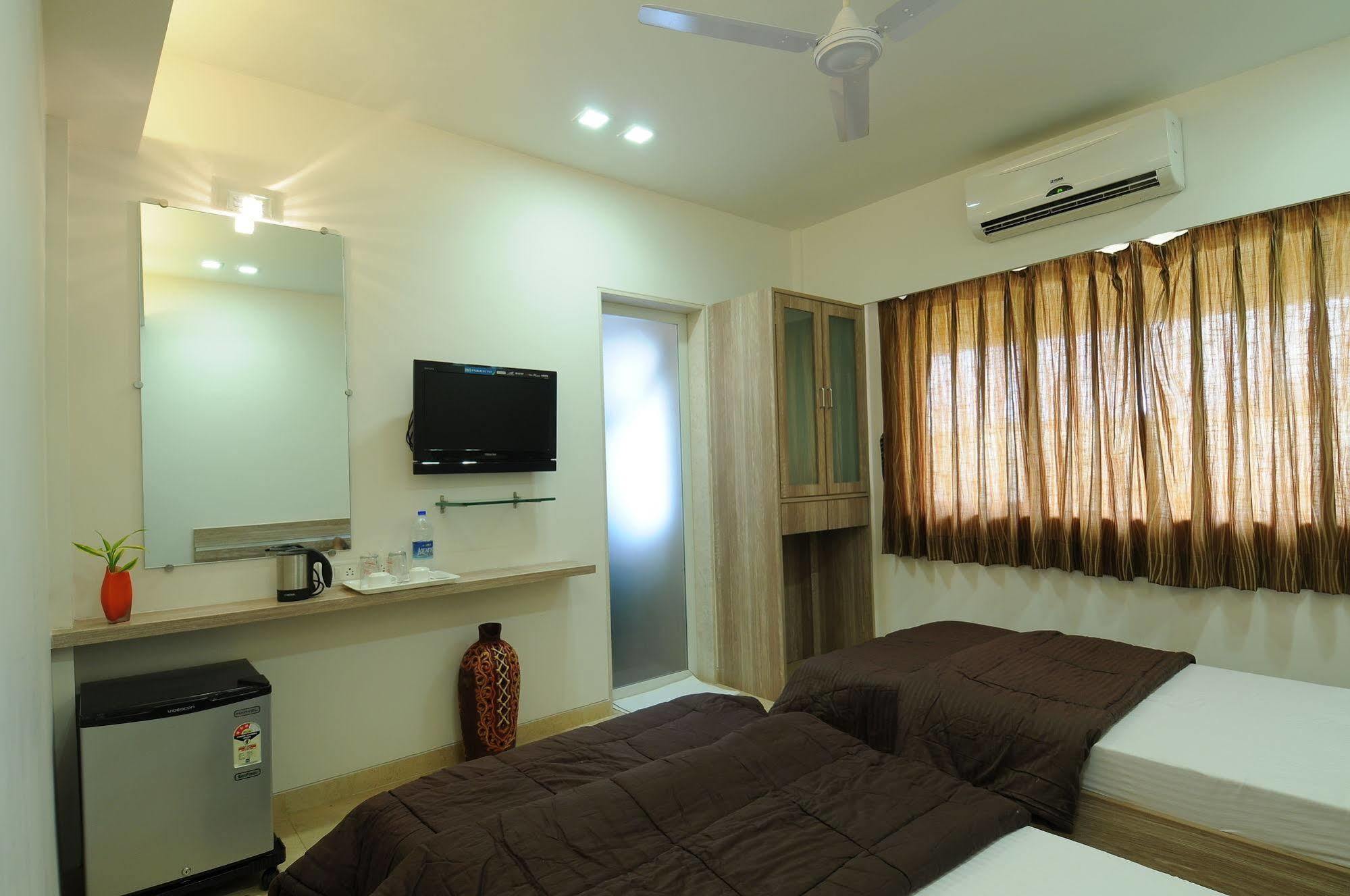 Hotel Crystal Mumbai Dış mekan fotoğraf